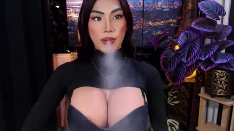 Julli Anna online show from December 5, 2025, 10:24 am