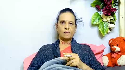 hot queen online show from June 14, 2026, 5:09 am