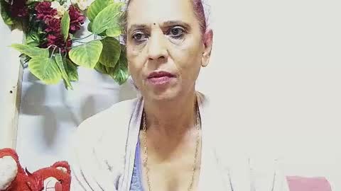 hot queen online show from July 11, 2026, 7:00 am