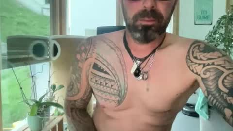 letmedoo2 online show from October 3, 2025, 4:48 pm