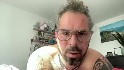 letmedoo2 online show from October 5, 2025, 10:57 am