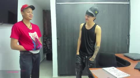 Vanesa Oliver and Andrew online show from December 3, 2025, 12:14 pm