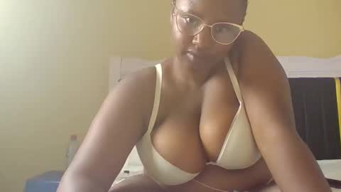 Snapshot of hot_sexxy_babe chatting on February 9, 2026, 1:42 am Mercy online show from February 9, 2026, 1:42 am