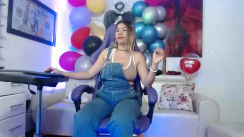 hot sexy bunny online show from November 22, 2025, 1:54 pm