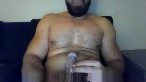 hot_sexy_man_in_the_van online show from October 31, 2025, 2:56 am