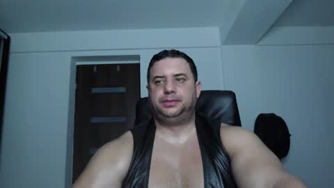 Stefano.. online show from October 18, 2025, 3:24 pm