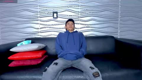 hot_temptation21 online show from October 2, 2025, 1:29 pm