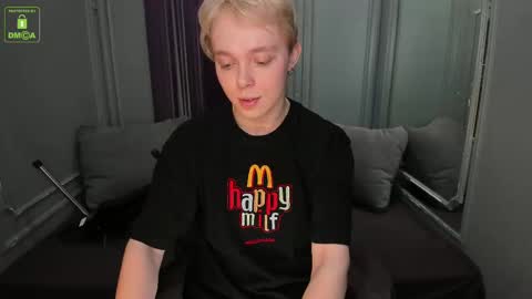 hot_twinkboy online show from February 25, 2025, 11:30 am