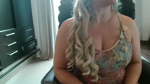 Snapshot of hot_wiffe chatting on February 1, 2025, 10:26 am couple without tabus online show from February 1, 2025, 10:26 am