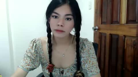 Yanna online show from May 4, 2026, 4:30 am