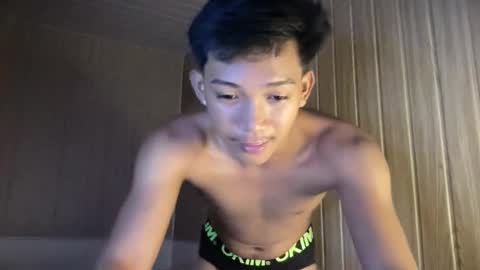 hotasian_jerome online show from May 15, 2026, 9:33 pm
