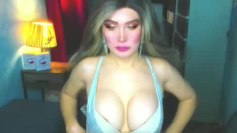 Snapshot of hotbabe_tanya chatting on April 19, 2026, 2:11 am T A N Y A online show from April 19, 2026, 2:11 am