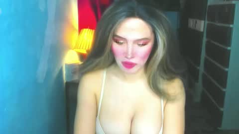 Snapshot of hotbabe_tanya chatting on May 11, 2026, 2:17 am T A N Y A online show from May 11, 2026, 2:17 am