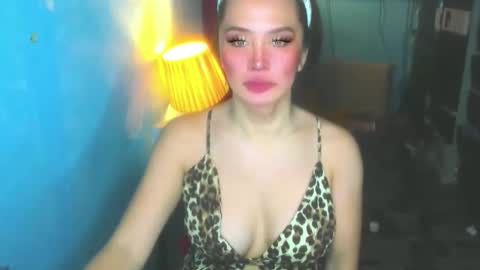 Snapshot of hotbabe_tanya chatting on May 16, 2026, 2:19 am T A N Y A online show from May 16, 2026, 2:19 am
