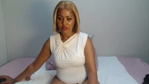 hotbaby43za online show from January 6, 2026, 9:50 pm