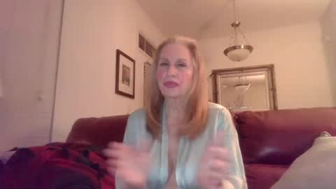 hotblondemilf1962 online show from January 10, 2025, 1:10 am