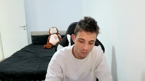 Hotboyshorny online show from March 5, 2026, 10:33 am