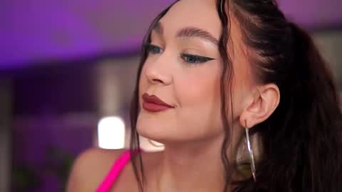 Anais online show from November 7, 2025, 9:42 am