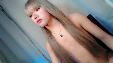 hotchescacummer online show from January 16, 2026, 3:38 pm