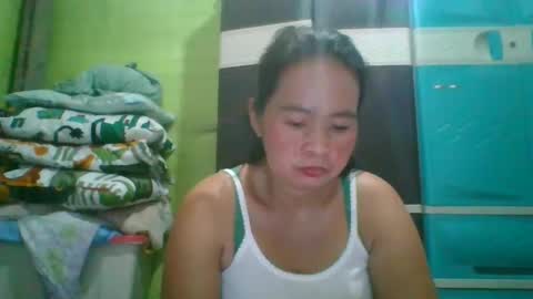 hotchicks4uxx online show from February 25, 2025, 4:03 am