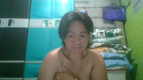 hotchicks4uxx online show from February 3, 2026, 12:31 am