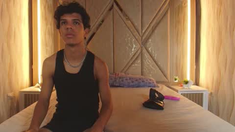 hotcouple_222 online show from March 20, 2026, 7:46 am