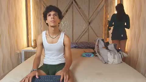 hotcouple_222 online show from May 17, 2026, 3:19 pm