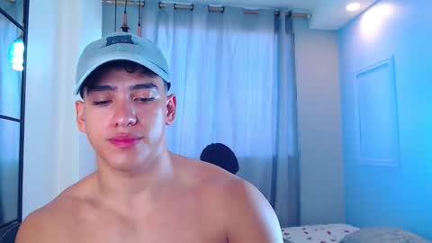 Snapshot of hotcrew_ chatting on November 22, 2025, 1:10 pm Hussain aaron and Ekko online show from November 22, 2025, 1:10 pm