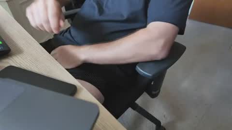 HotDadInShower online show from July 27, 2026, 8:32 am