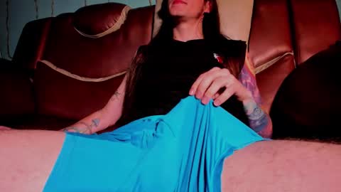 axell online show from November 14, 2025, 7:01 pm