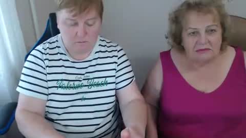 Snapshot of hotfiremommy chatting on October 1, 2025, 2:12 pm LimonkaFire online show from October 1, 2025, 2:12 pm