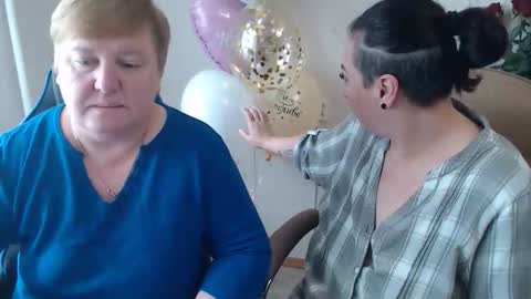 Snapshot of hotfiremommy chatting on October 14, 2025, 9:21 am LimonkaFire online show from October 14, 2025, 9:21 am