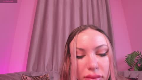 F R A N C E S online show from January 1, 2025, 12:44 pm