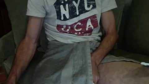 Snapshot of hotfrenchdadd chatting on January 2, 2025, 11:20 am hotfrenchdadd online show from January 2, 2025, 11:20 am