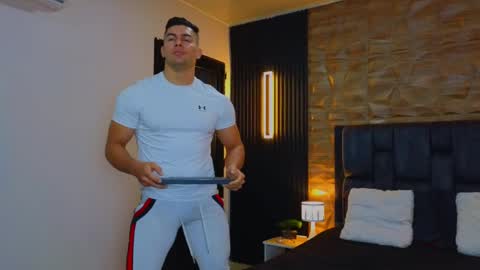 Snapshot of hotfuckers4uu chatting on February 14, 2025, 11:20 pm felipe marcello online show from February 14, 2025, 11:20 pm