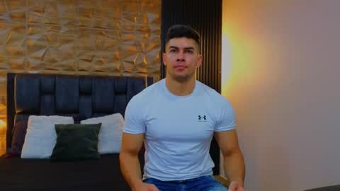 Snapshot of hotfuckers4uu chatting on February 19, 2025, 4:22 pm felipe marcello online show from February 19, 2025, 4:22 pm