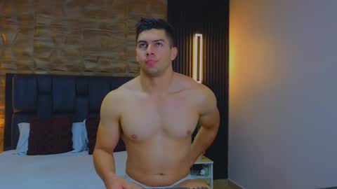 Snapshot of hotfuckers4uu chatting on March 3, 2025, 11:24 pm felipe marcello online show from March 3, 2025, 11:24 pm