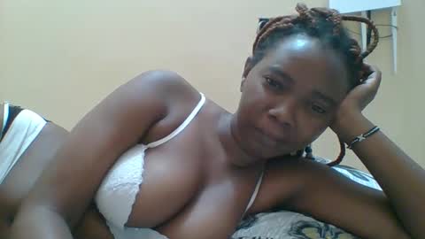 Queen online show from November 6, 2025, 8:04 am