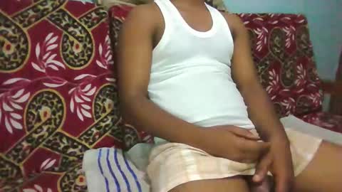 hotguyy001 online show from January 16, 2026, 2:15 am