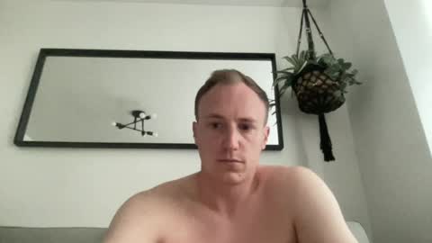 hotholby86 online show from June 20, 2026, 7:27 pm