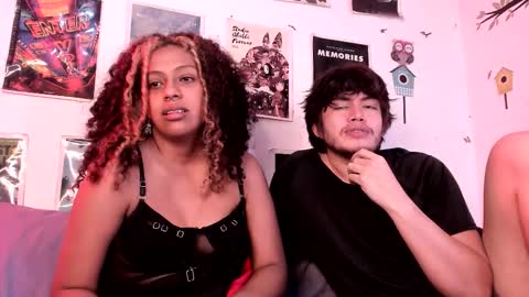 Snapshot of hothoneychile chatting on February 5, 2026, 3:11 am Sam and Nico online show from February 5, 2026, 3:11 am