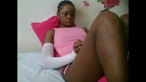 LOYCE online show from October 31, 2025, 8:43 pm