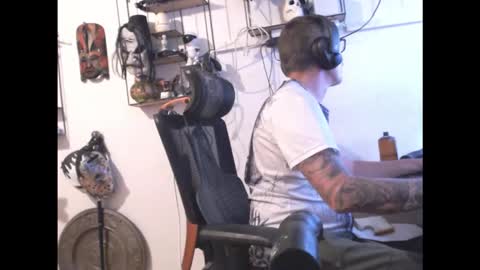 Snapshot of hotkinkytat chatting on April 3, 2026, 1:31 pm hotkinkytat online show from April 3, 2026, 1:31 pm
