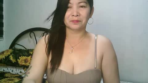 hotmamajen4u online show from December 23, 2025, 2:42 am