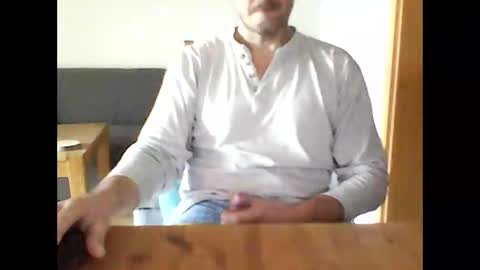 hotman111973 online show from January 16, 2026, 9:35 am