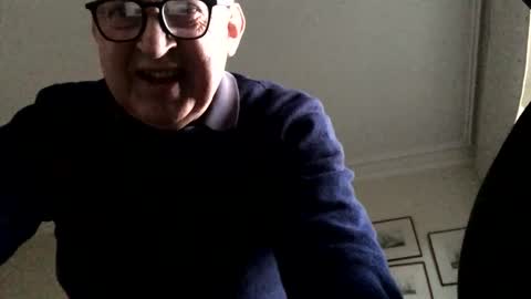 hotmuff99 online show from January 3, 2025, 4:06 pm