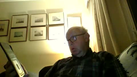 hotmuff99 online show from October 19, 2025, 5:52 am