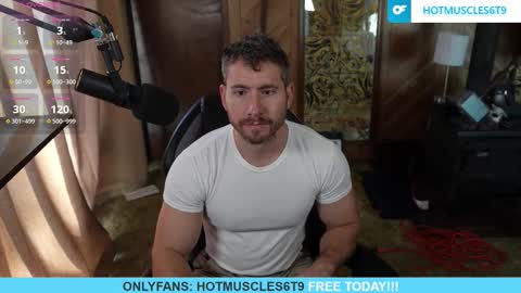 Snapshot of hotmuscles6t9 chatting on January 13, 2026, 3:39 pm hotmuscles6t9 online show from January 13, 2026, 3:39 pm