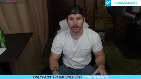 Snapshot of hotmuscles6t9 chatting on February 1, 2026, 11:36 pm hotmuscles6t9 online show from February 1, 2026, 11:36 pm