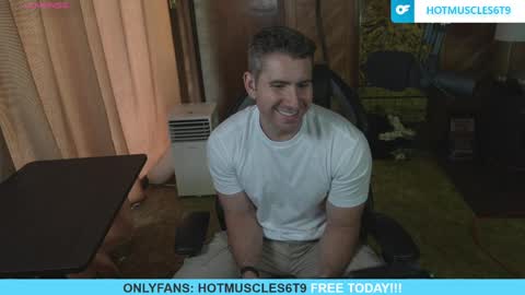 Snapshot of hotmuscles6t9 chatting on April 7, 2026, 6:08 pm hotmuscles6t9 online show from April 7, 2026, 6:08 pm